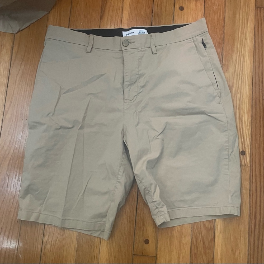 Mens old navy khaki shorts
